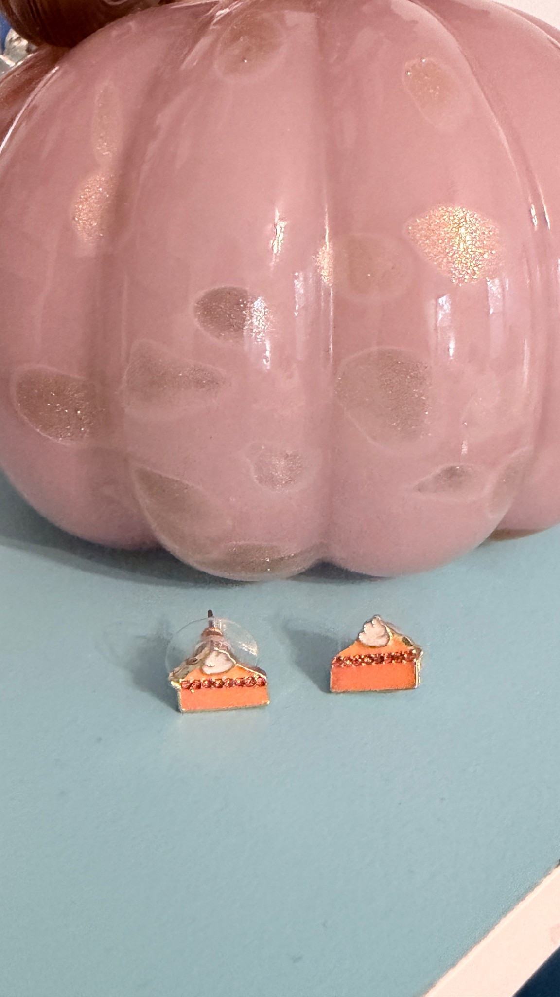 Pumpkin pie earrings because I’m fully in my cozy fall era 🥧🍂

#LTKHoliday #LTKFindsUnder50 #LTKSeasonal