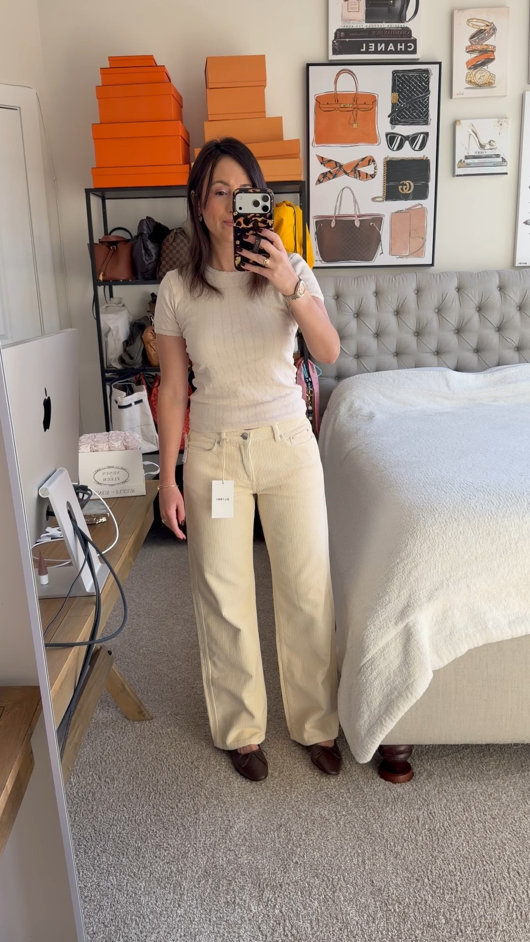 These mid rise baggy corduroy pants are the perfect cream color for fall and winter! Obsessed!!



#LTKFindsUnder100 #LTKSeasonal #LTKStyleTip