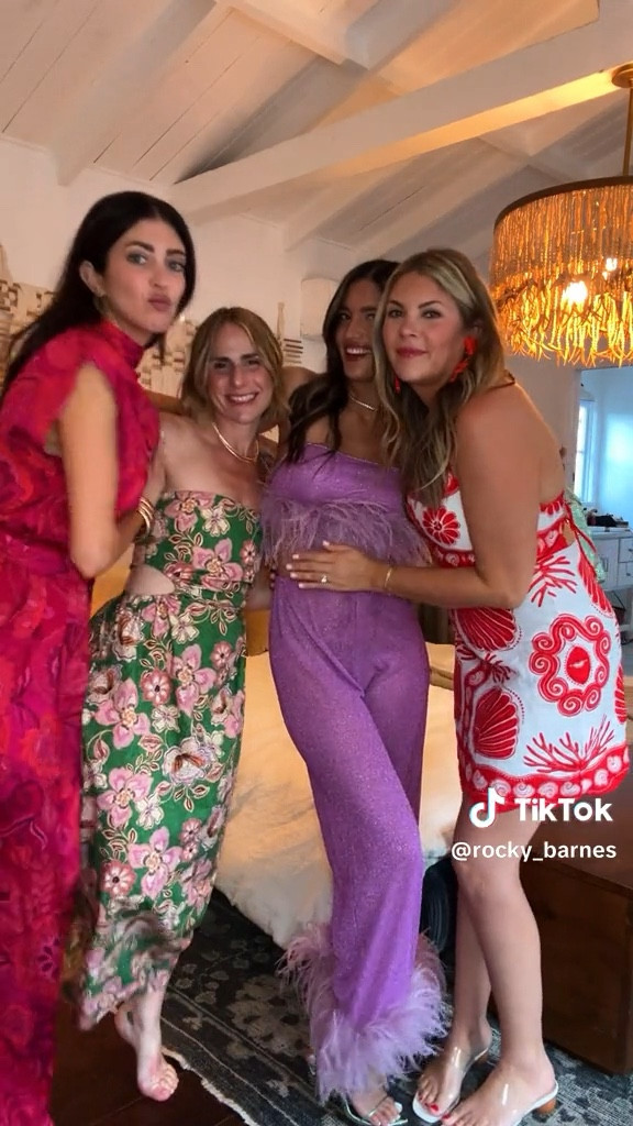 Palm royal theme 🌴

#LTKStyleTip