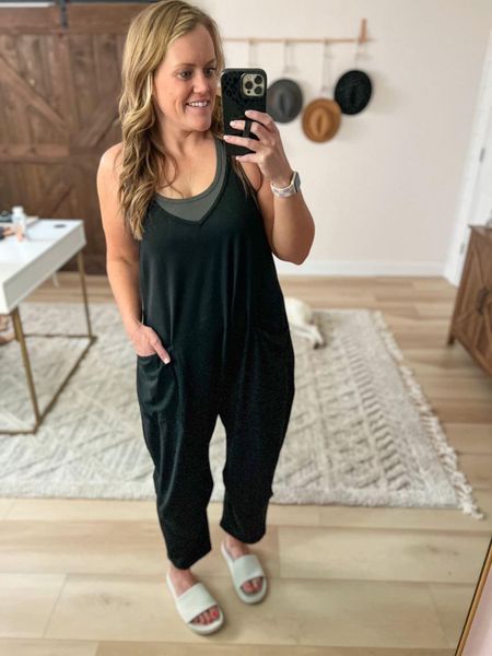 Summer jumpsuit

Fits TTS, wearing medium 

Summer outfits  summer fashion  everyday style  casual outfits  accessories 

#LTKstyletip #LTKunder50 #LTKSeasonal