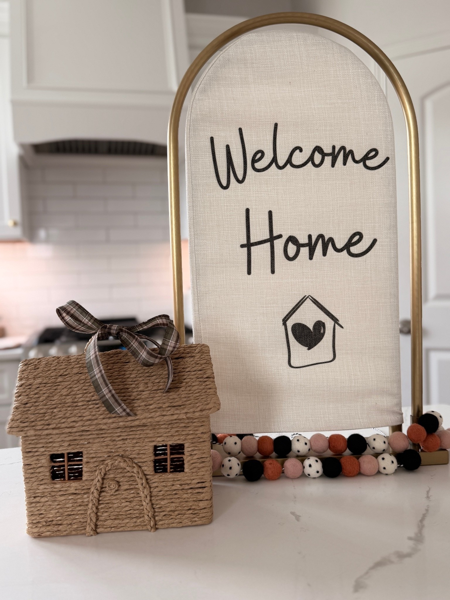 Interchangeable sign

#LTKHome