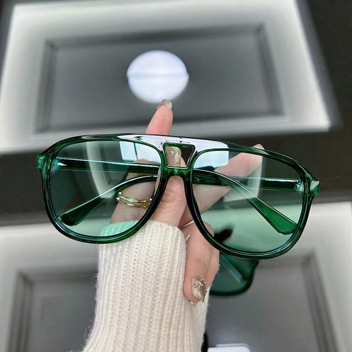 1Pc Oversized Fashion Glasses Women Frame One-Piece Frame Design For Daily Wear Green Shades | SHEIN