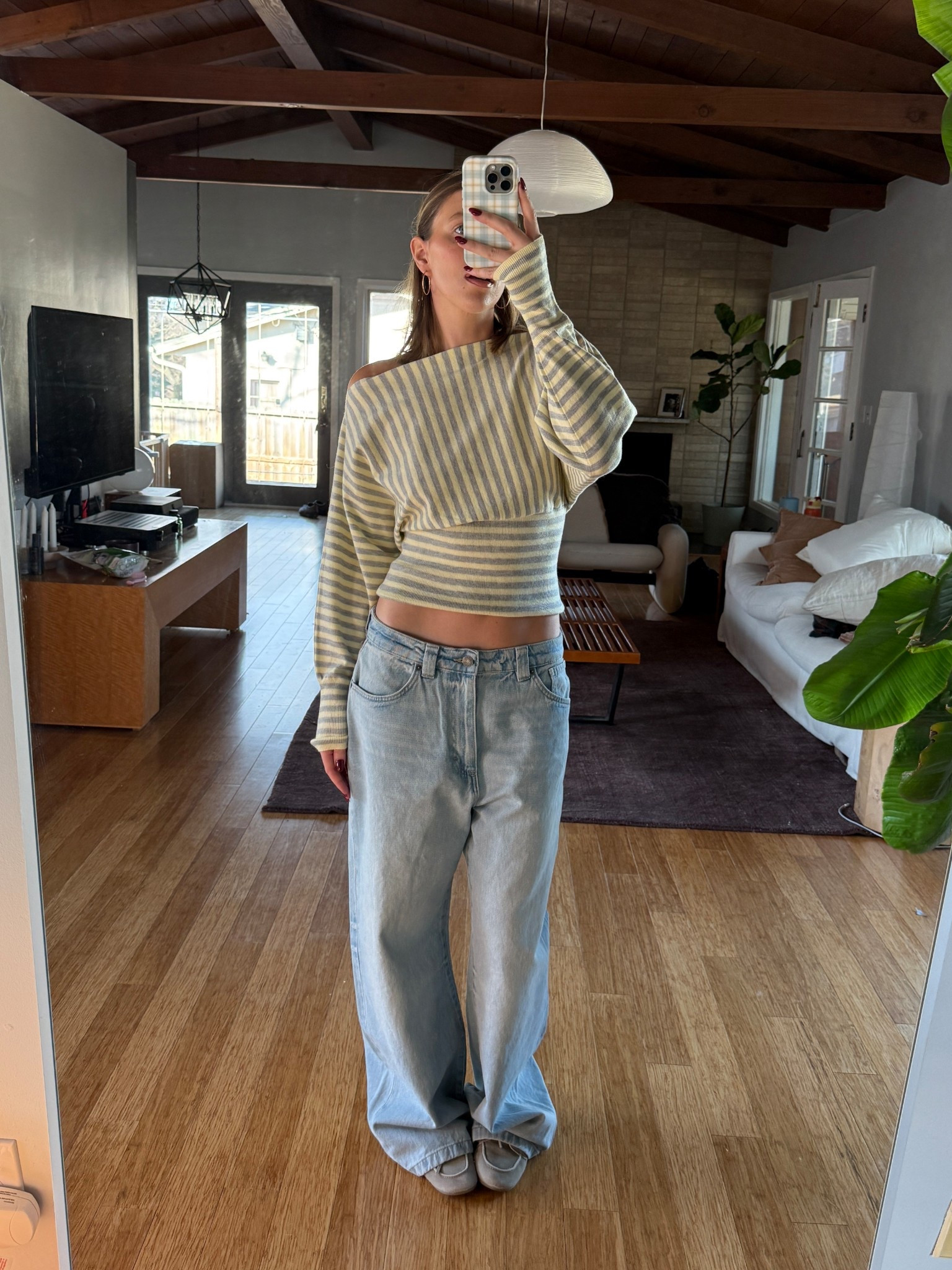 Top: small
Jeans: 28 (sized 1 up for an extra low rise fit? 

#LTKootd