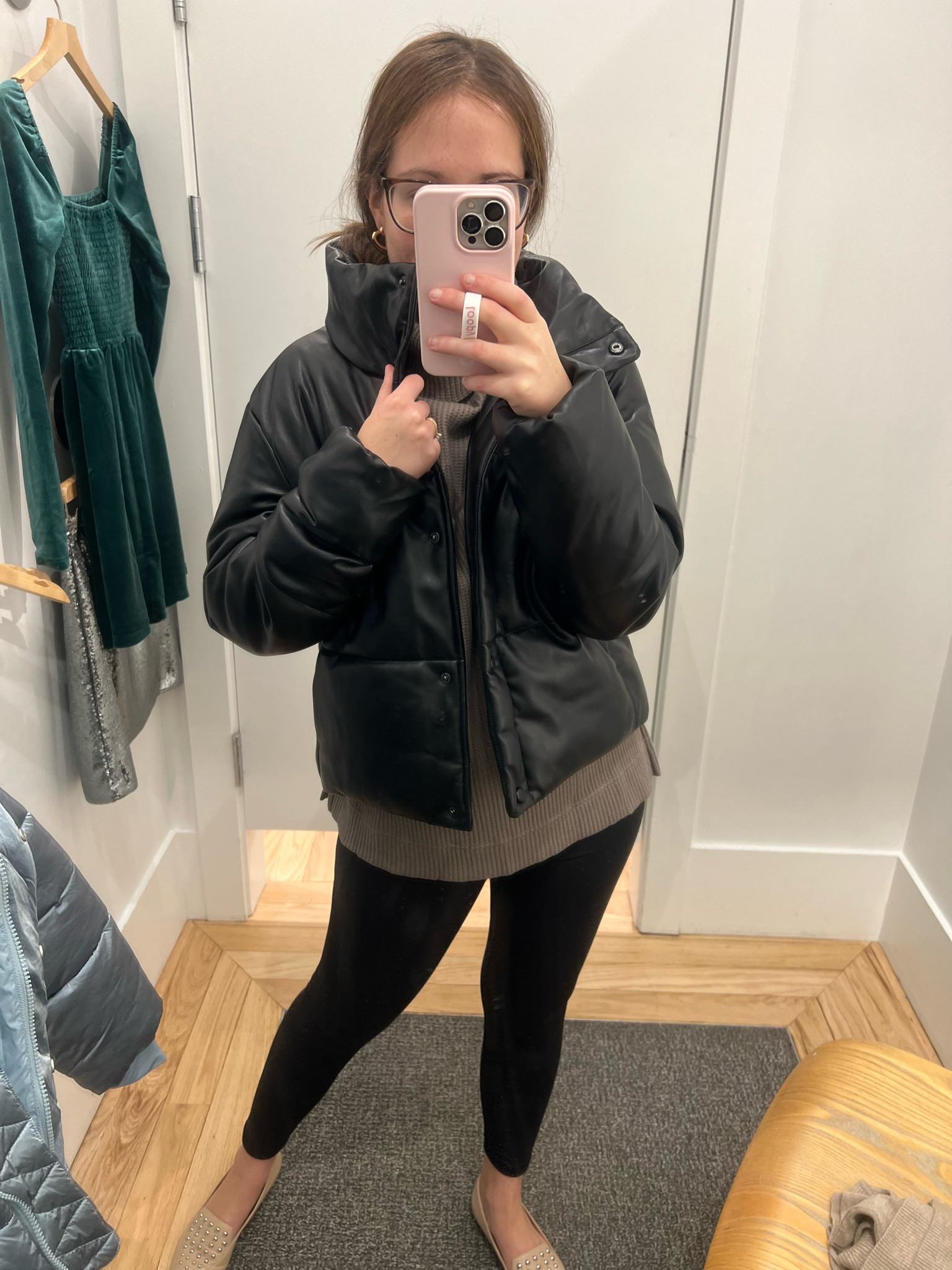 Cropped leather puff with snap closure and SO cozy!

Sizing- stay tts leather jacket (s)
Sweater- tts (xs)

#LTKSeasonal #LTKunder100 #LTKHoliday