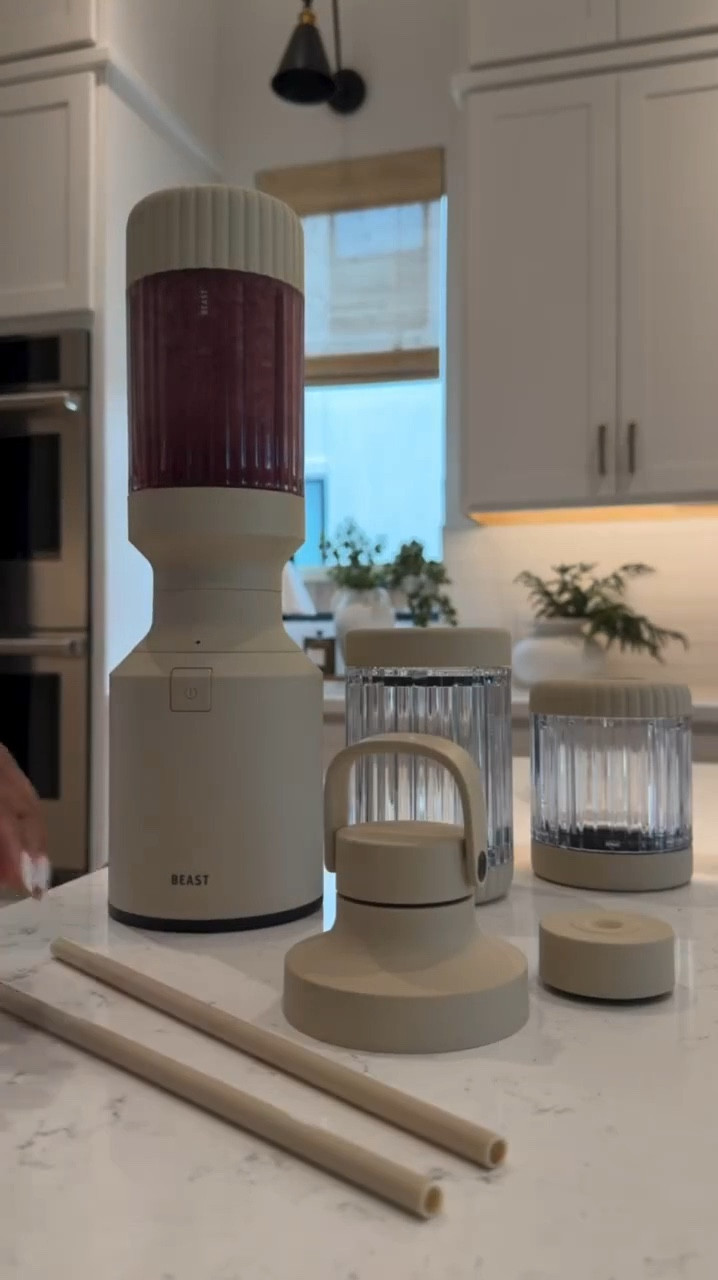 Ok.. how pretty is this blender though? 😩😍… it comes in black, white, orange, green. And this gorgeous tan color! It’s not just stunning to look at, it’s perfect for your smoothies, shakes, and everything in between—function and beauty! 🤌✨

👇 Tap the link to grab yours & pick your favorite shade before they run out!

#BlenderGoals #KitchenEssentials #KitchenDecor #ApplianceFinds #PrettyKitchen #HomeMustHaves #KitchenUpgrade #StyleAndFunction