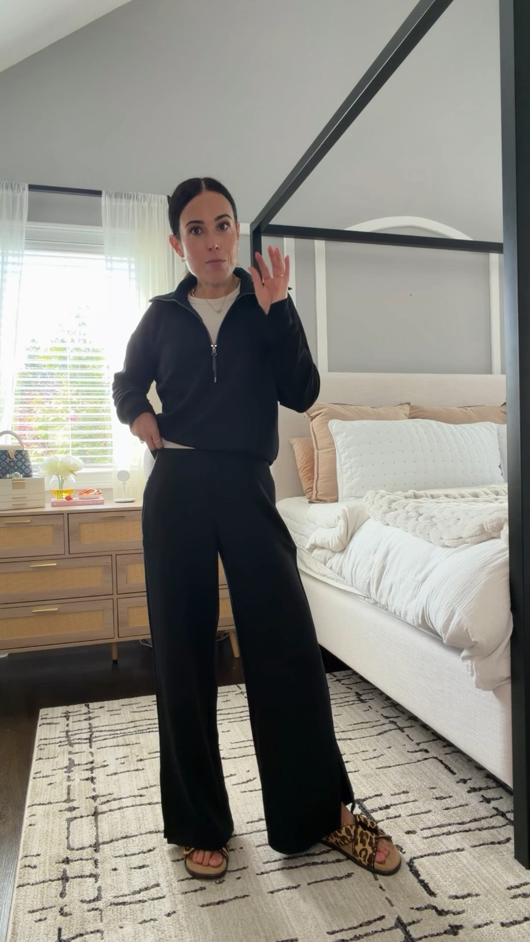 The zero waistband pants are a workwear must. Definitely can be dressed up and so chic. Wearing size xs petite

#LTKootd #LTKmomlife