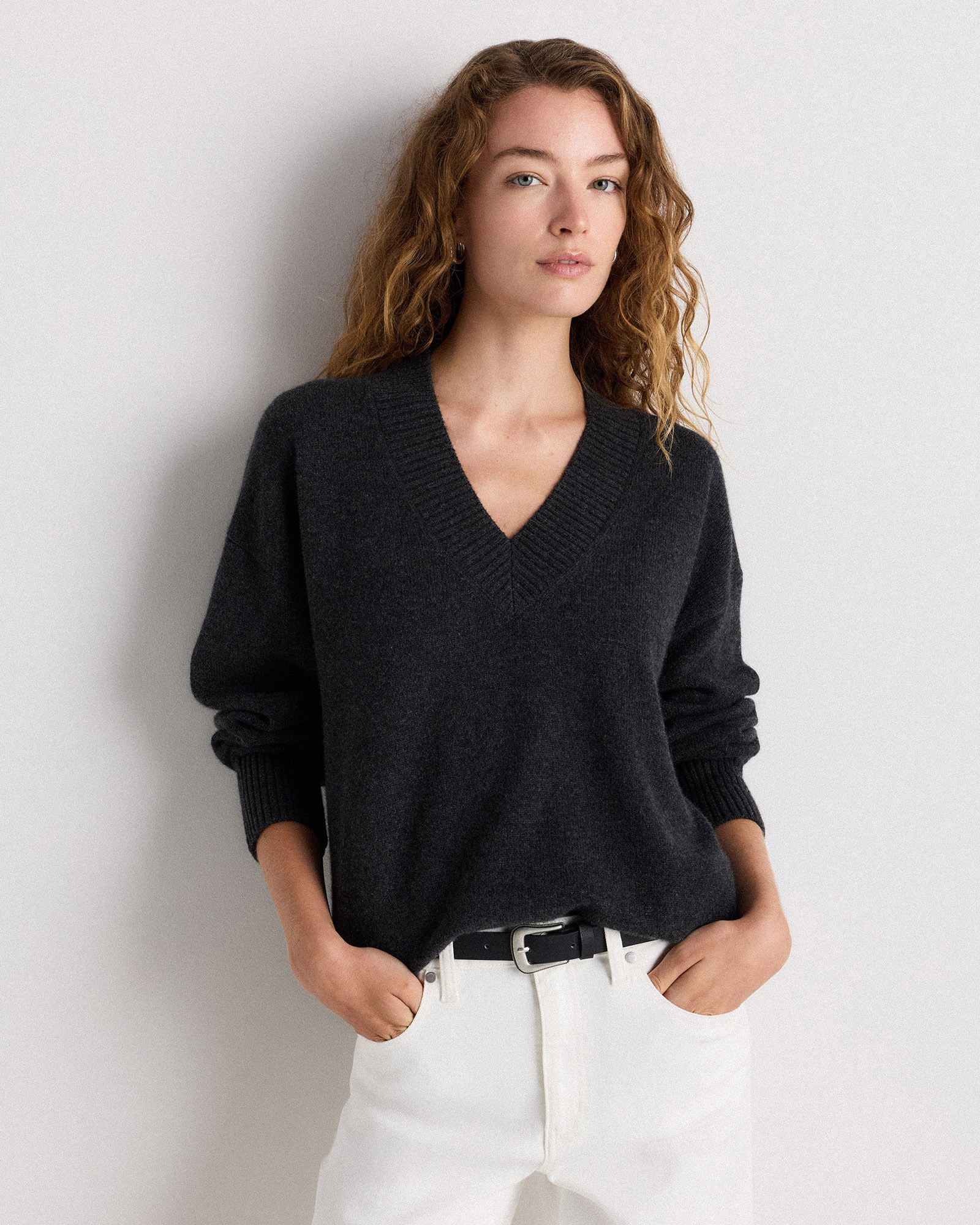 Quince | Women's Mongolian Cashmere Oversized V-Neck Sweater in Heather Charcoal, Size XL | Quince