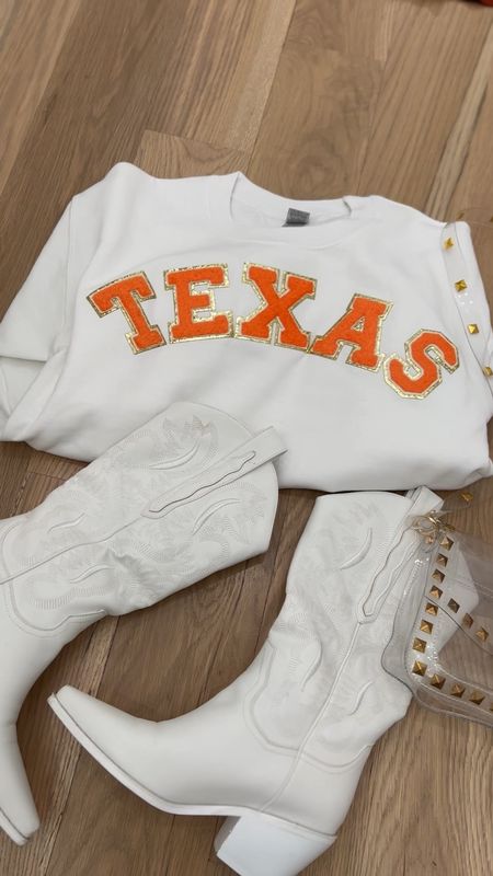Custom game day sweater from United monograms!

Texas football, white cowboy boots, clear game day bag, football purse, clear purse, Texas longhorns 

#LTKtravel #LTKunder100 #LTKSeasonal