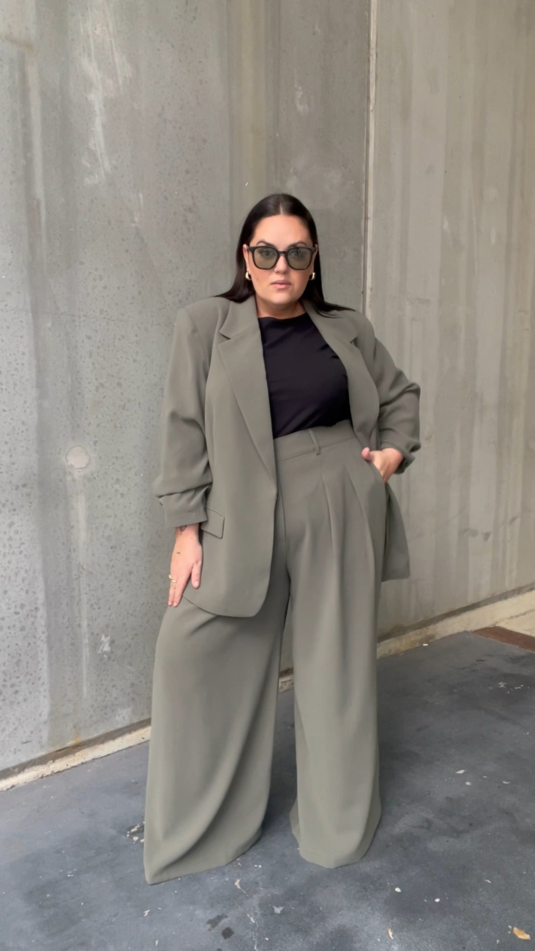 Adore a good suit moment 😍 this one is so so so comfy and the leg length is perfection. 🔗 AU & NZ LINKS

#LTKmidsize #LTKplussize #LTKcurves