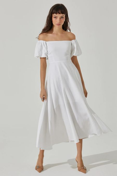 This white dress is a new find for family photos. I love this for beach family photos or summer family pictures. Under $100  

Would be such a cute dress for all my brides - bachelorette dress, bridal shower dress or rehearsal dinner dress. 

Family picture dress - white summer dress - nordstrom finds - white shower dress

#LTKwedding #LTKfindsunder100 #LTKfamily