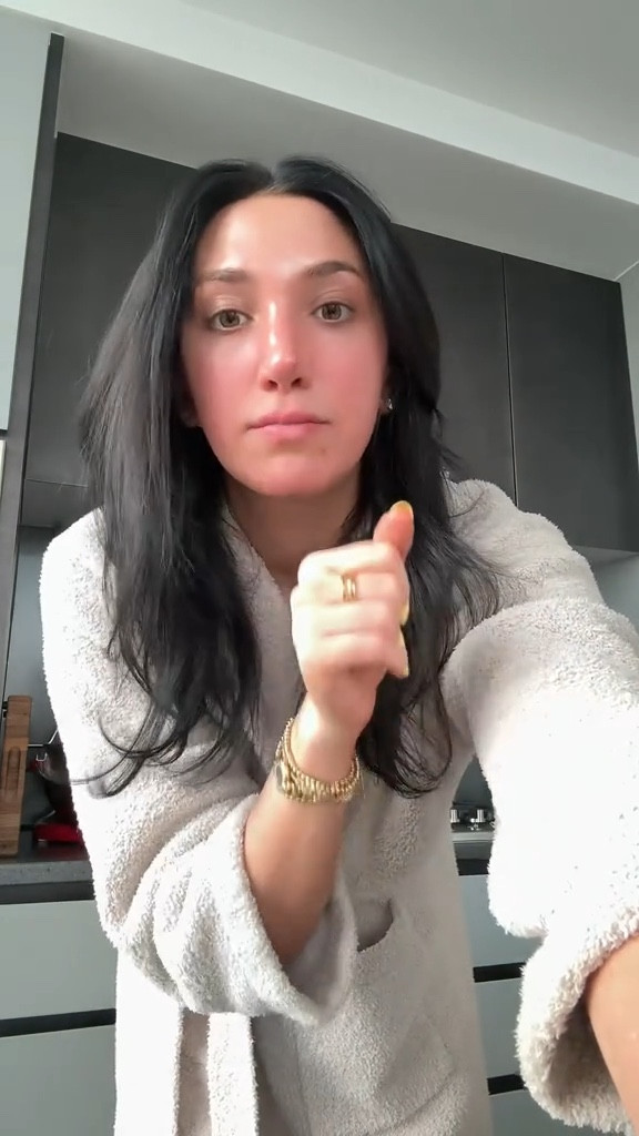 Give her 3 million more followers… moms are amazing

#LTKStyleTip #LTKSeasonal