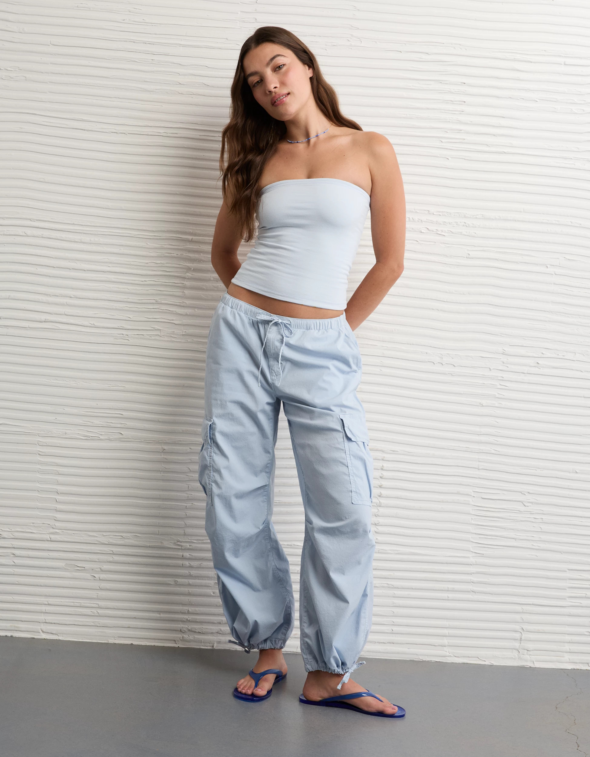 AE Low-Rise Baggy Cargo Parachute Pant | American Eagle Outfitters (US & CA)