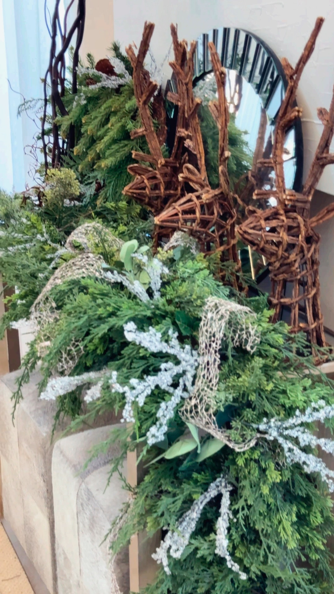 Winter console styling…
Grab and few icy picks from Hobby Lobby and Get the look!

#consoletable #winterstyling

#LTKFindsUnder100 #LTKHome