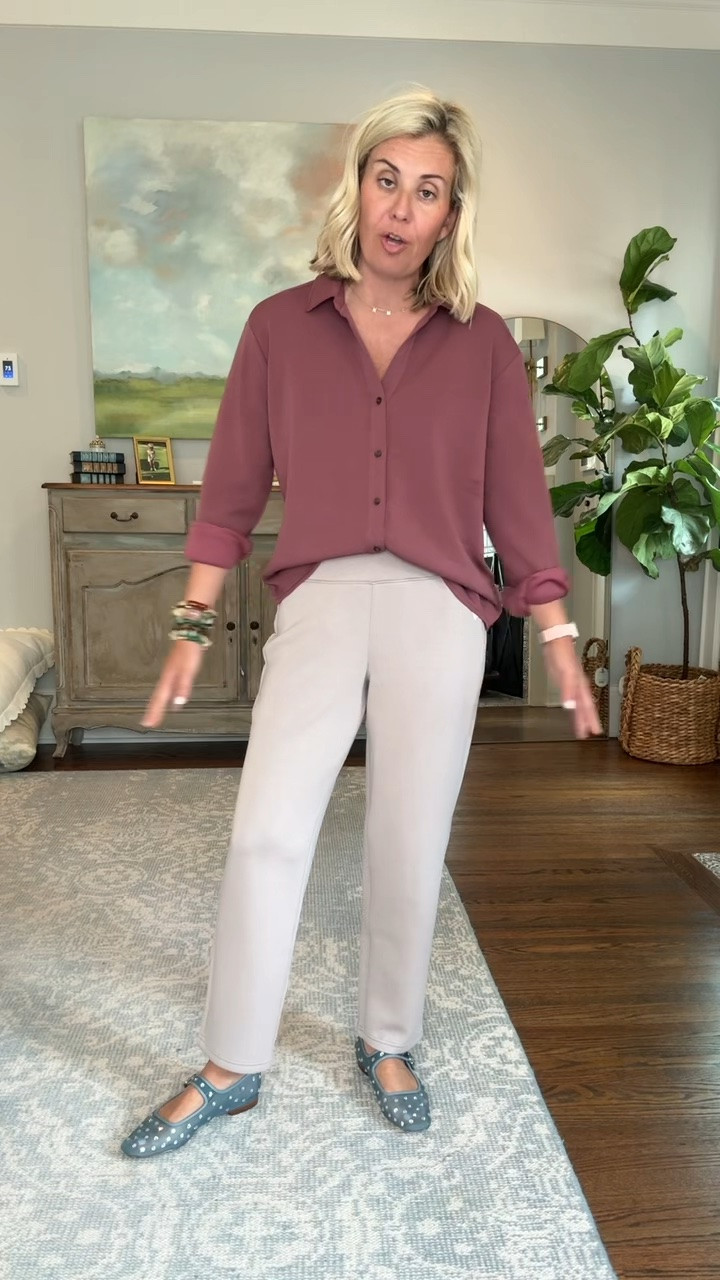 Spanx Air Essentials Slim Straight Pants for the win! 

Pants - small petite 
Top - xs
Flats - 7.5 (1/2 size down) 

CODES- 
*Spanx - LTK20 for 20% off full priced Spanx in the LTK app
*Allie + Bess - Catherine20