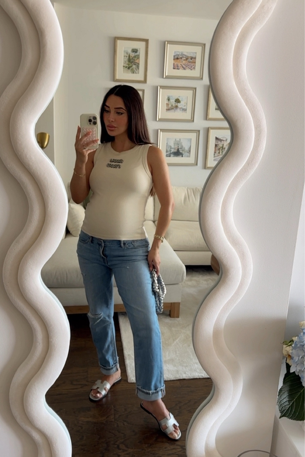 Cute “boyfriend” maternity jeans 👖 wearing size 25 for reference… shop below

#LTKBump #LTKStyleTip