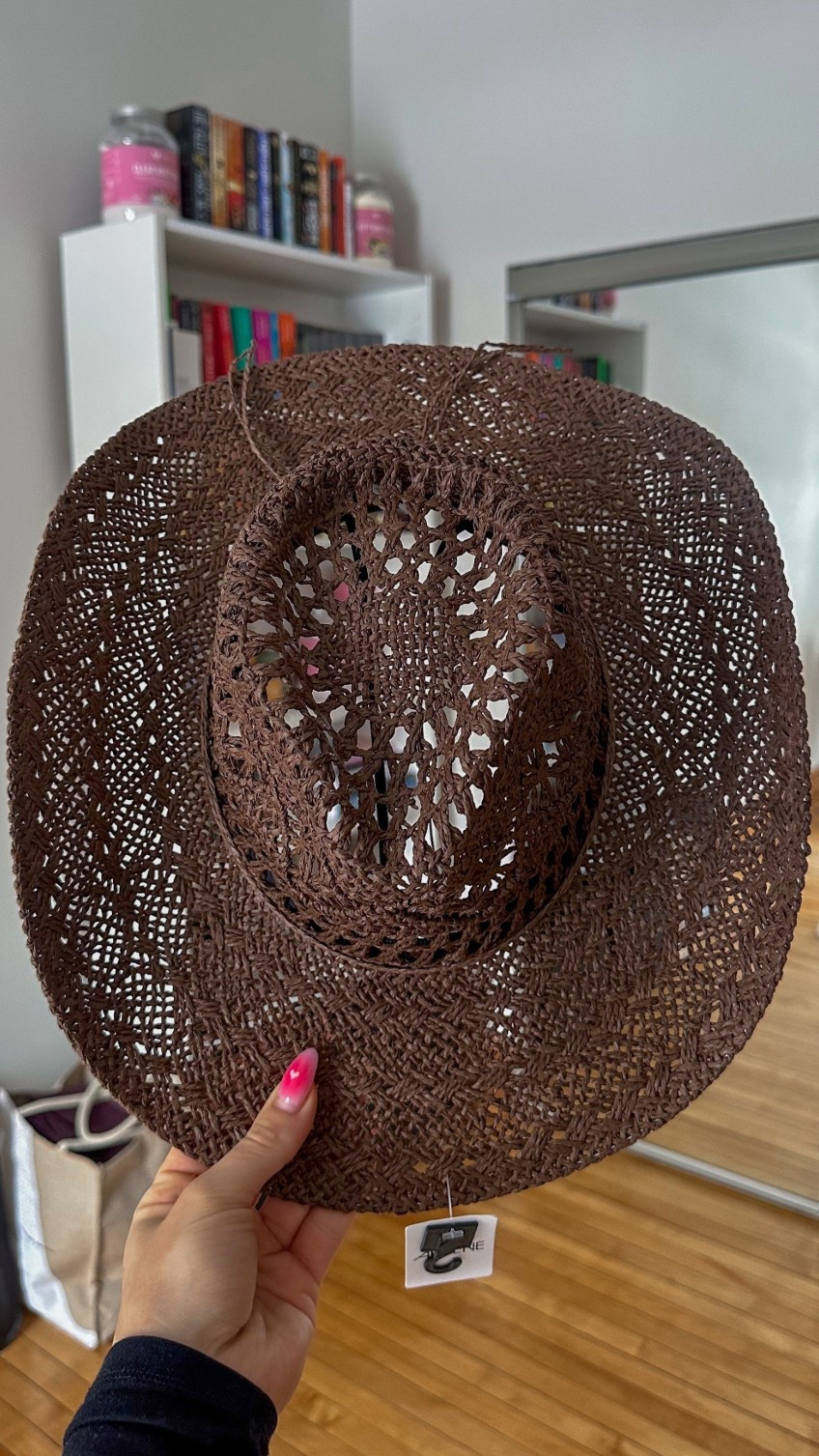 was debating between the light & dark brown but went with the dark for now 🤠