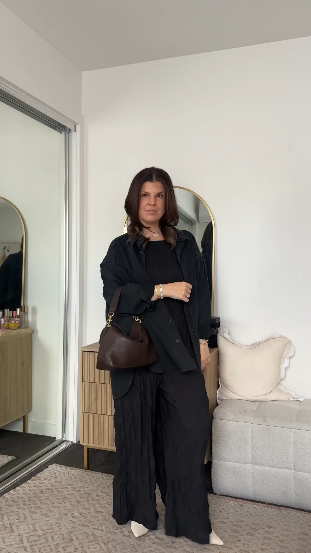 Can’t go wrong with all black, 

Wearing a size 8 in the top, size 10 in the pants and size 6 in the shirt.

#LTKaustralia #LTKautumn #LTKdatenight