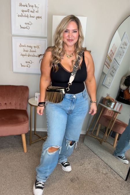 Crossover cami size XL 
Use code DAWNSHAW  to save 15% sitewide on Honeylove 
Jeans size 34. I size up to get the extra baggy fit. 
Shoes tts

#LTKOver40 #LTKStyleTip #LTKMidsize