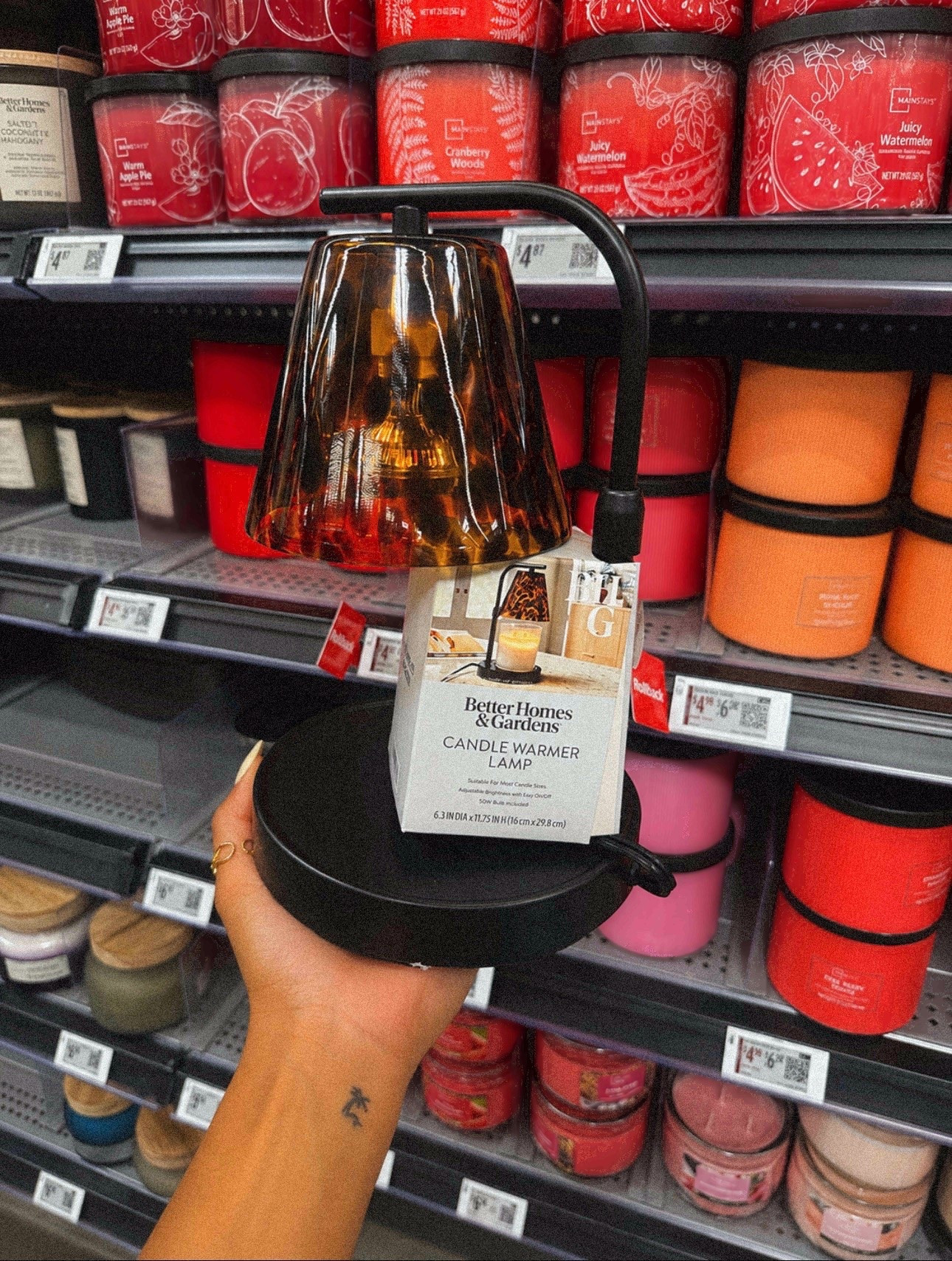 How cute is this little candle warmer lamp from Walmart!! So chic and perfect for Fall 🤎🍂🍁