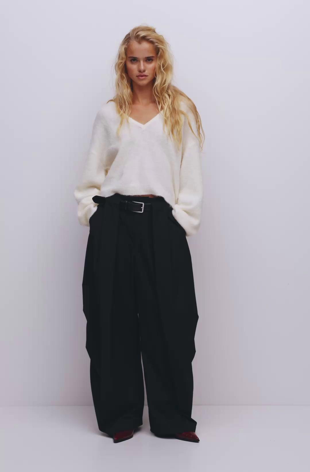 High-waist barrel trousers with pleats and belt | PULL and BEAR UK