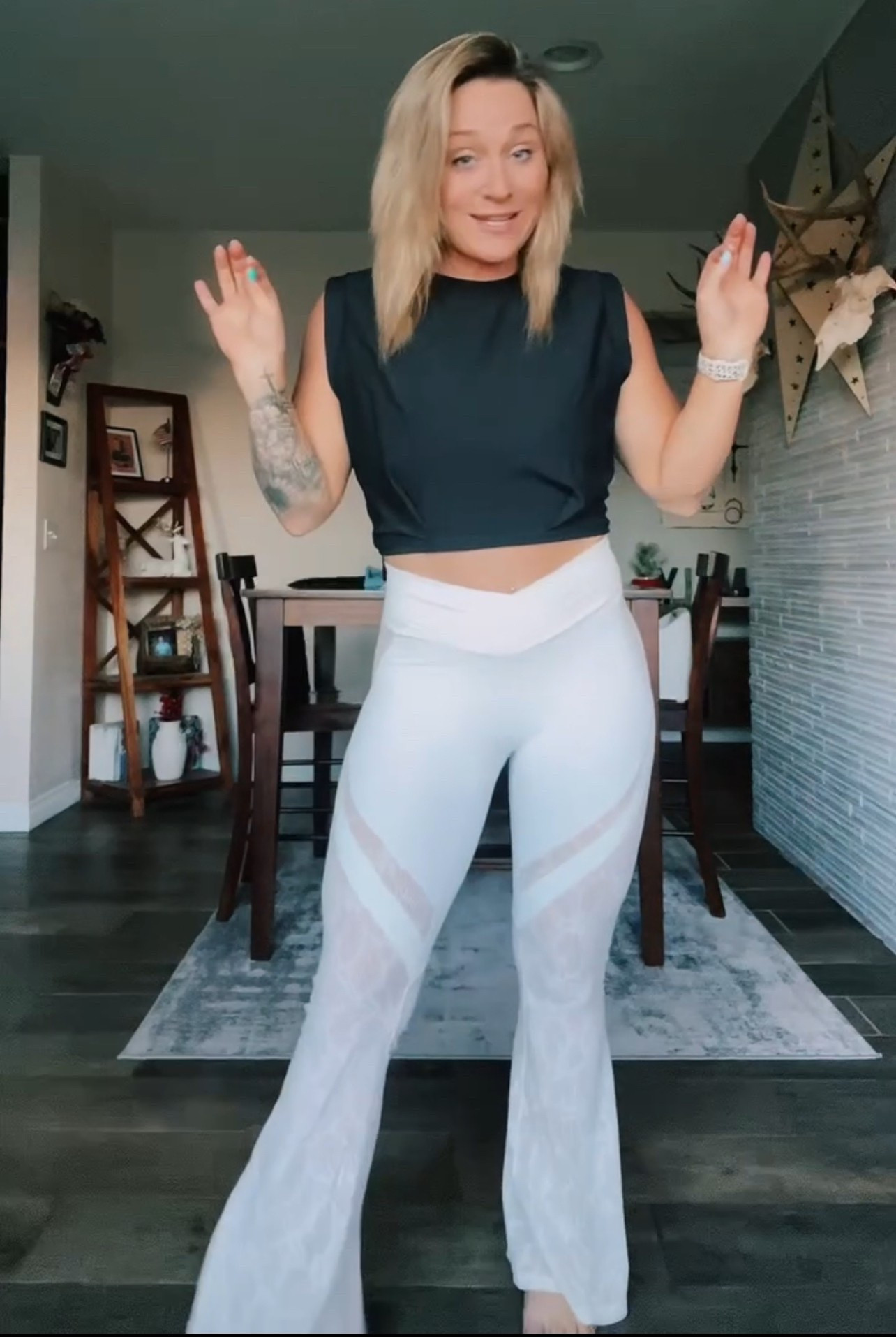 Halara Lace Legging Flares 🤩

#LTKSeasonal #LTKActive #LTKStyleTip