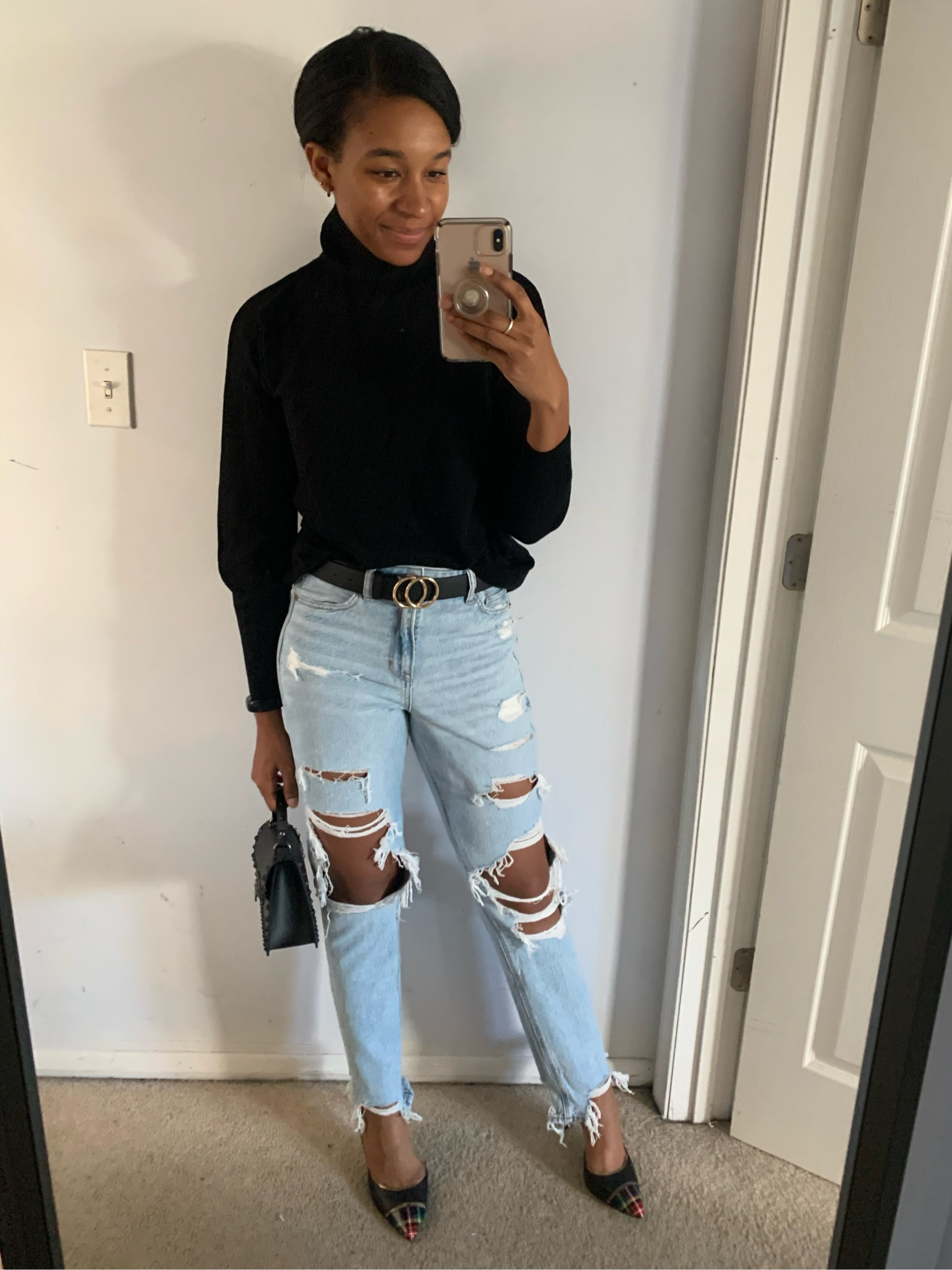 Hey there all items are tire to size! 

I’m 5’8” and a size small/ 4

Sweater- small
Jeans- 4
Shoes- 10


#LTKSeasonal #LTKstyletip #LTKshoecrush