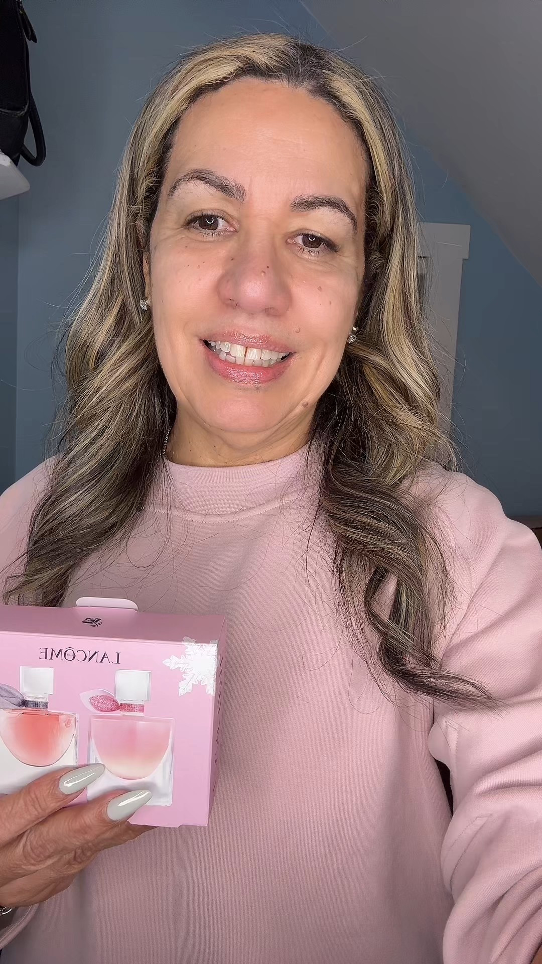 Vem cheirosas experimente lanço-me miniaturas .

Duas versões do La Vie Est Belle e eu completamente apaixonada! 💗
O Eau de Parfum é aquele floral doce icônico, perfeito para usar todos os dias.
Já o La Vie Est Belle Vanille traz um toque cremoso de baunilha que envolve, abraça e deixa um rastro irresistível.
Qual combina mais com você, bestie

#LTKBeauty #LTKHoliday #LTKTravel