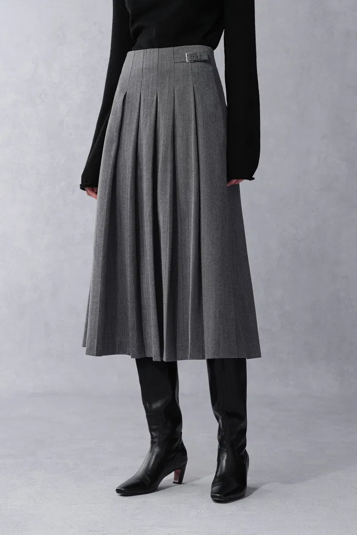 Soma Pleated Midi Skirt in Fine Wool Blend | Fabrique