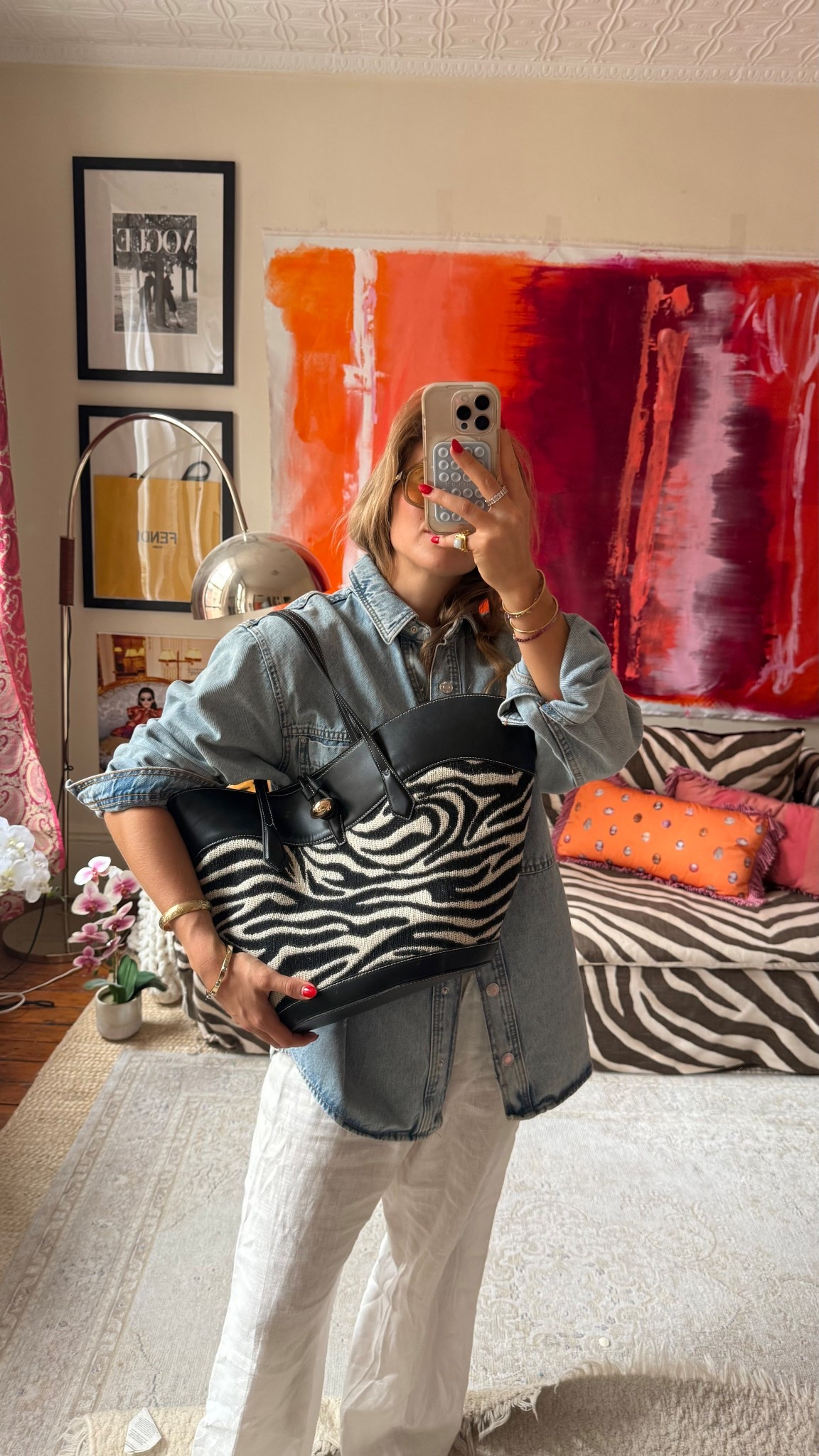 H&M shopper tote. Fits so much better— I can fit a laptop, headphone, makeup bag and more. Great for work! 

#LTKFindsUnder50 #LTKStyleTip #LTKItBag