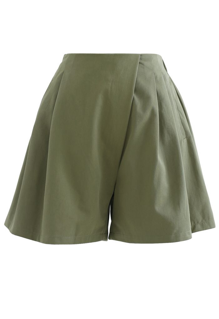 High Rise Side Zip Pocket Pleated Shorts in Army Green | Chicwish