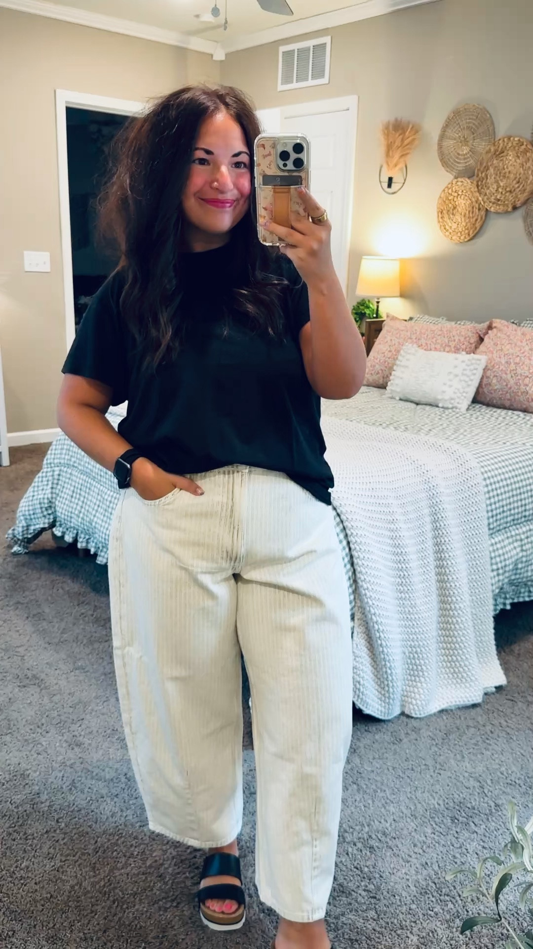 Y’all know I can’t say no to a pair of striped pants 🤍🙌

sandals: fit true to size // wearing a 5
jeans: fit true to size // wearing a 14 short
tee: fits true to size // wearing a large 

 #LTKootd #LTKMidsize #LTKWorkwear