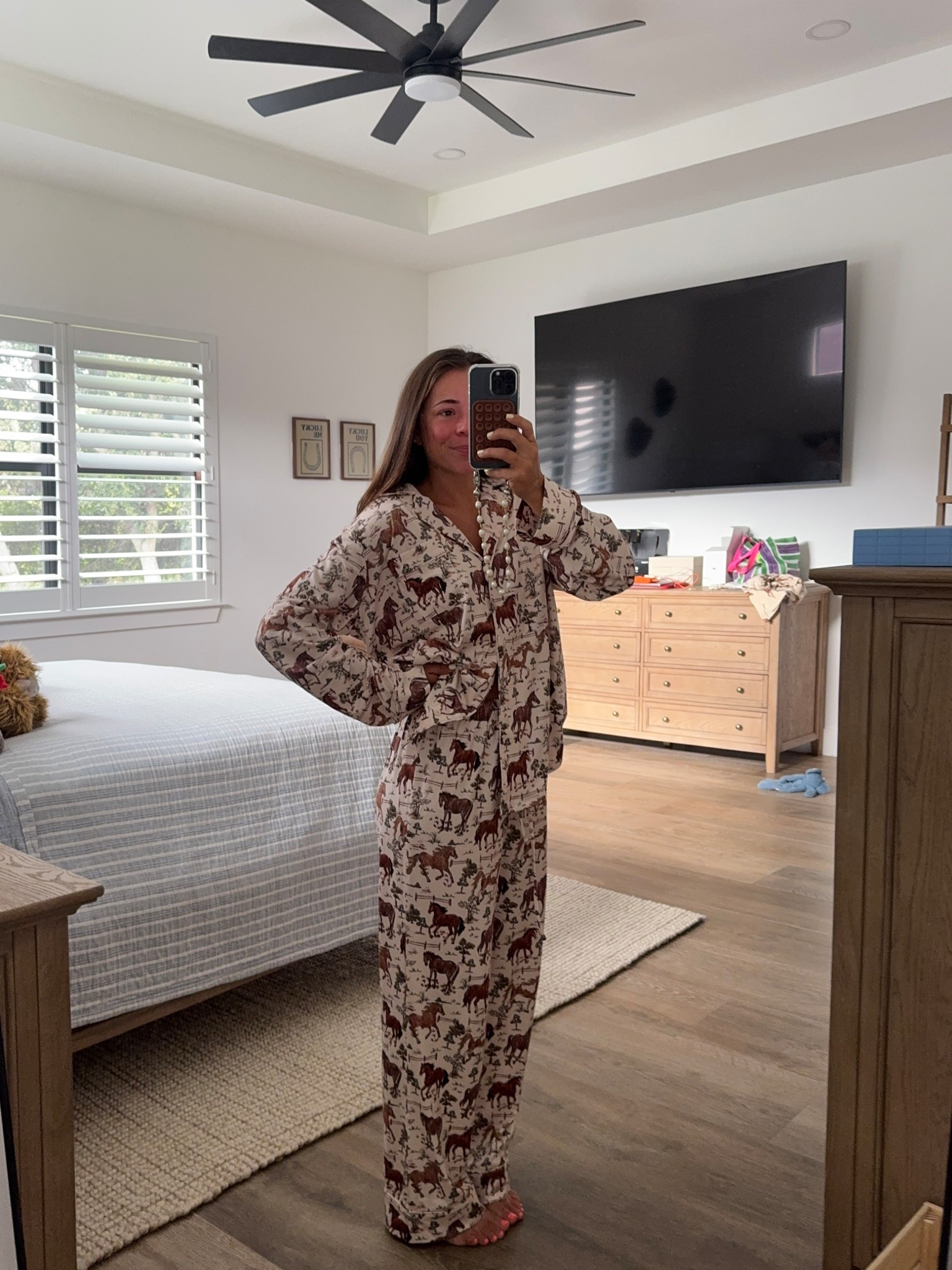 New pjs 🤍🐴

#LTKSeasonal #LTKCon #LTKHome