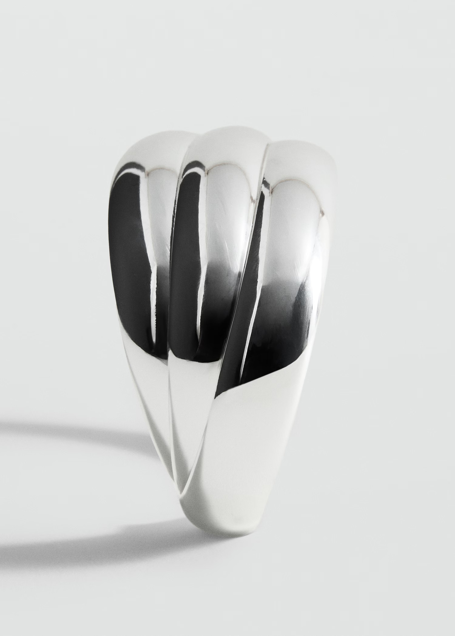 Rigid bracelet with relief - Women | MANGO United Kingdom | MANGO (UK)