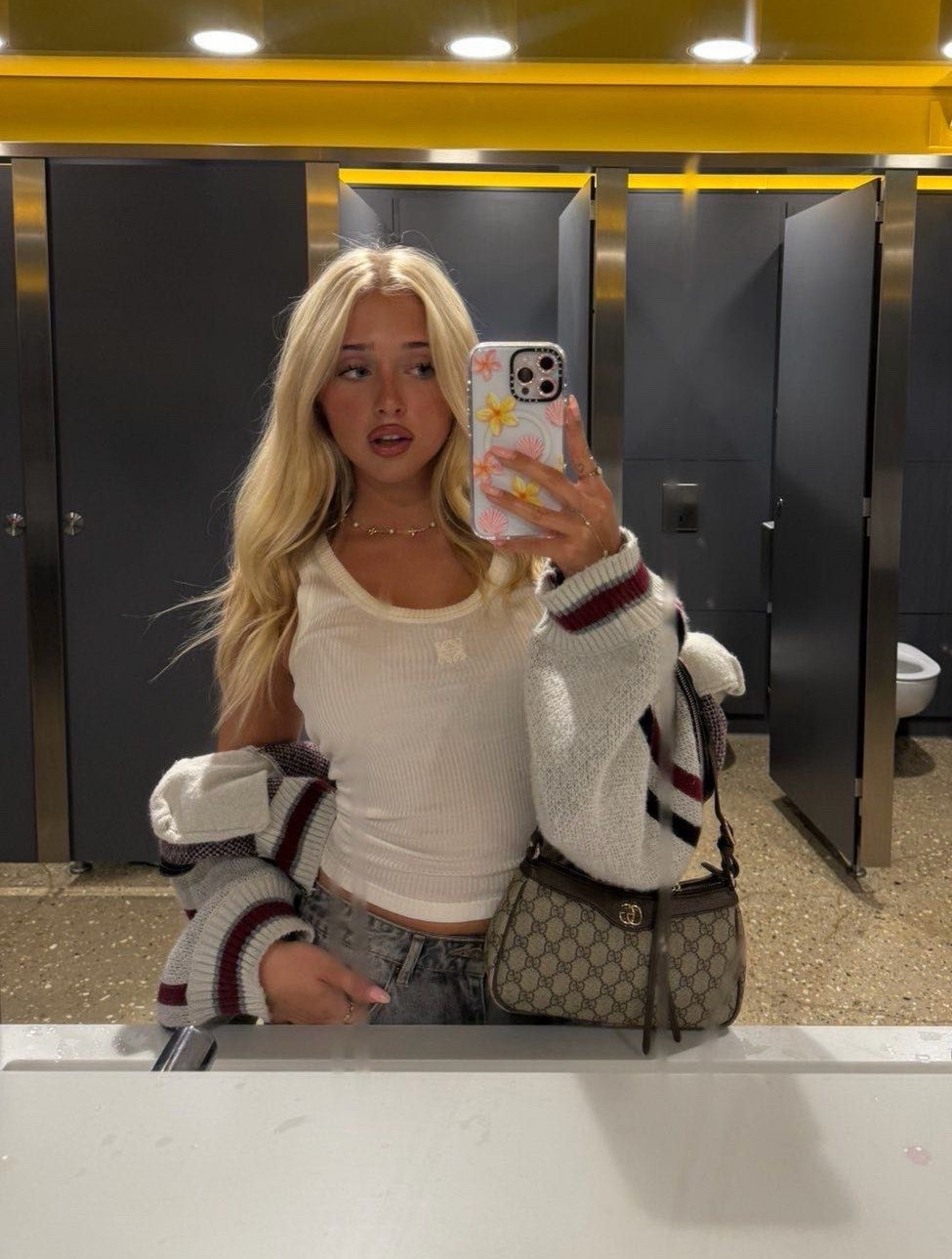 Jaded jacket 🤎

Knitted jacket, bomber jacket, Loewe, white vest, Gucci bag, low rise jeans, straight leg jeans

#LTKspring #LTKuk #LTKwinter