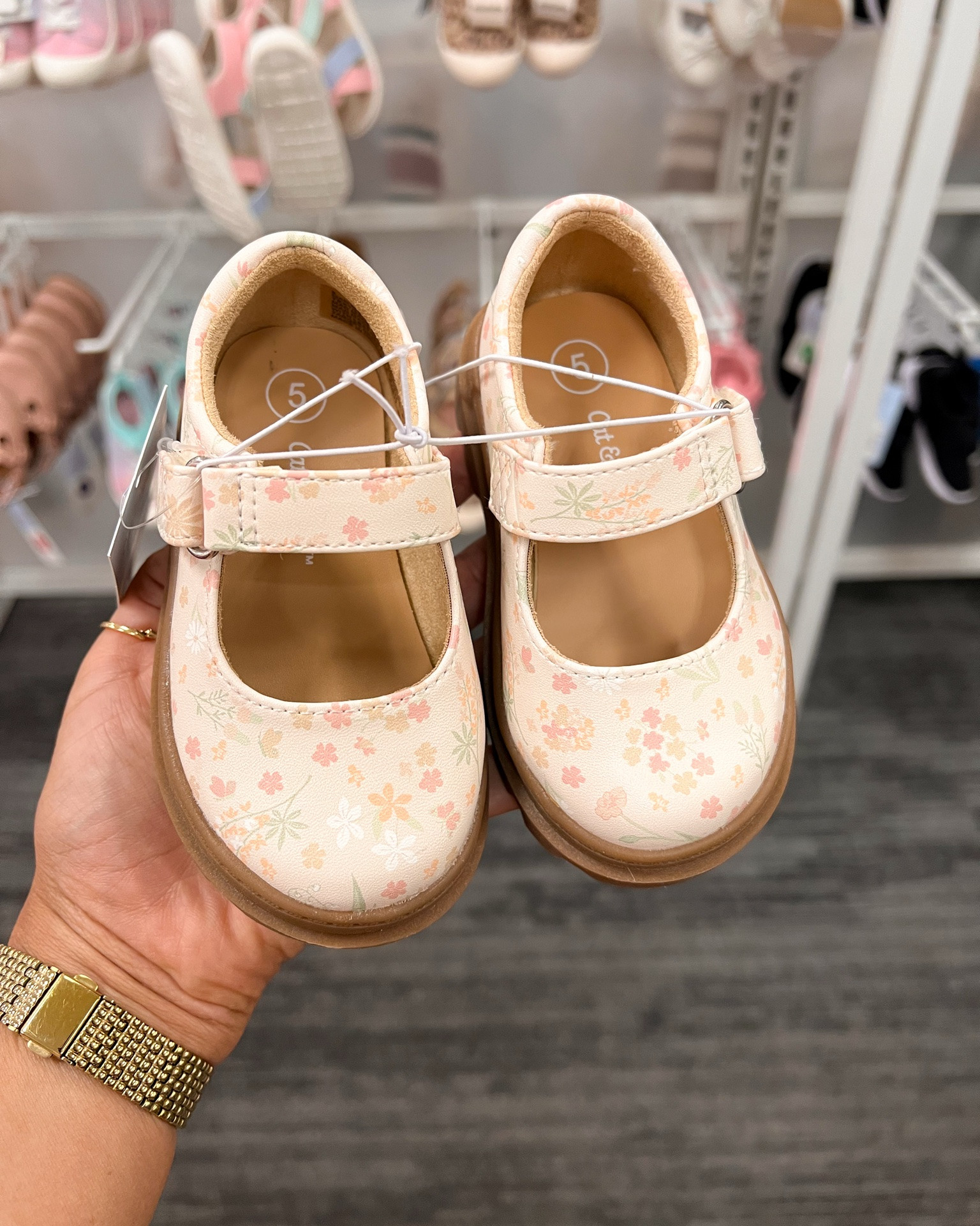 New toddler shoes at Target

Target finds, toddler girl, kids shoes

#LTKootd #LTKKids #LTKmomlife