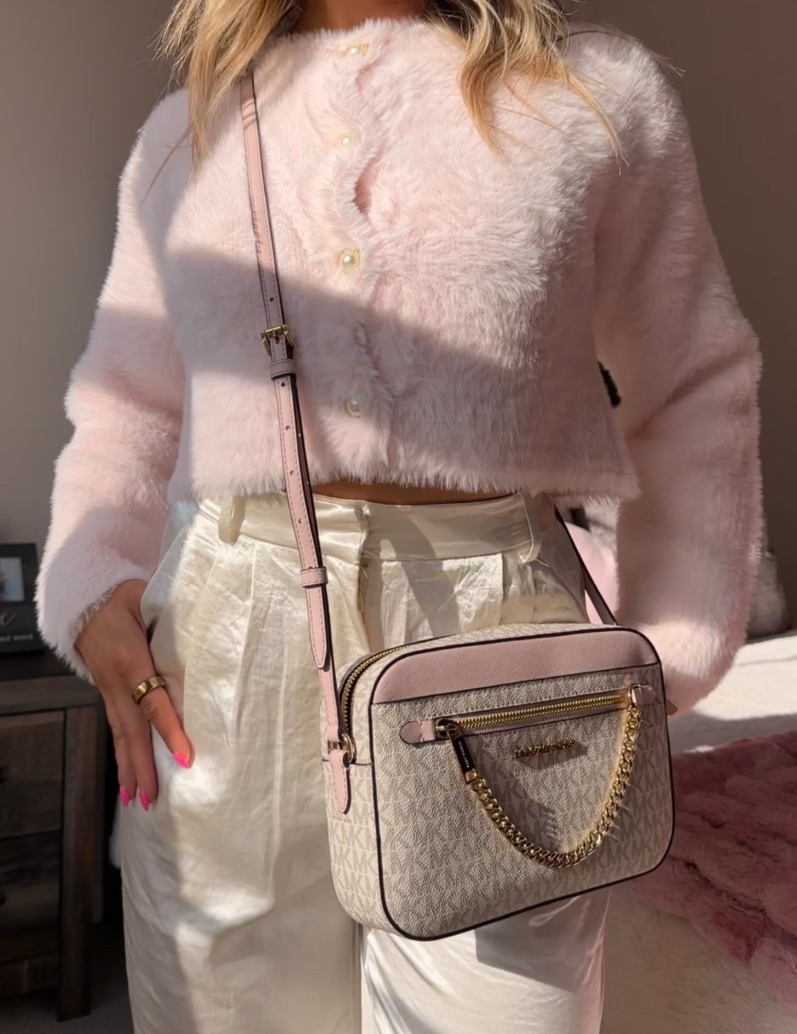 anything with this color combo >>> 🤍🎀✨ 