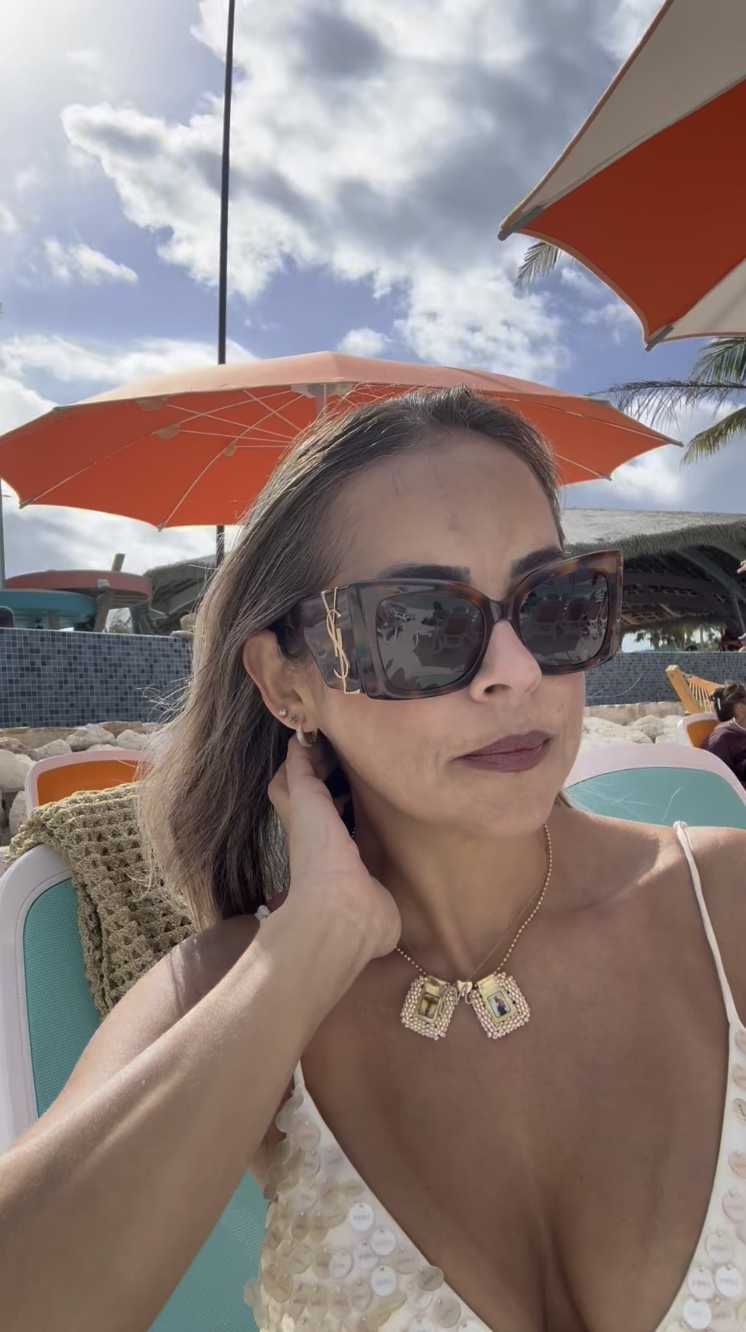 Los lentes que más me protegen! Me siento cómoda y elegante!! 

Son un hit todo el mundo me pregunta por ellos 💕

#LTKSeasonal #LTKStyleTip #LTKOver40