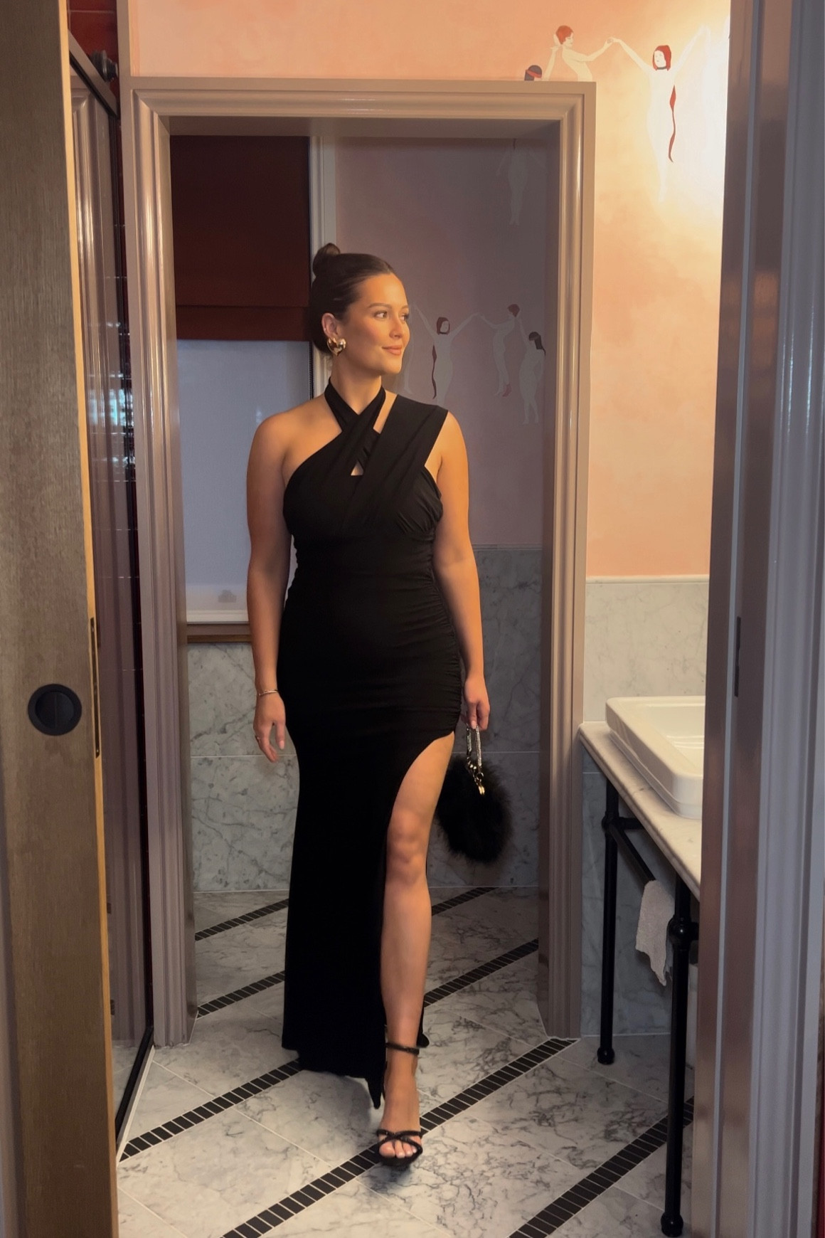 Black Tie/ Gala Red Carpet Event Outfit 🖤

Wearing a size 10, the gif is fab, and material is very comfortable and flattering  

#LTKstyletip #LTKGala #LTKmidsize