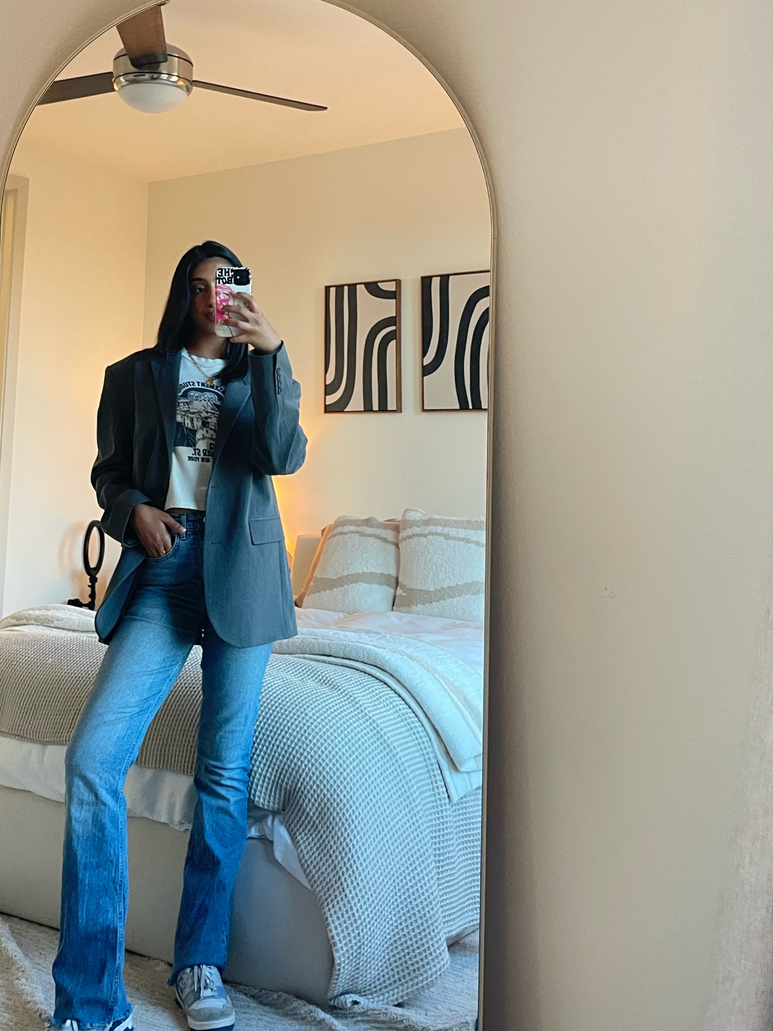 Casual dinner with friends outfit! The best jeans ever (so comfortable and chic) with a blazer and tee!

#LTKworkwear #LTKstyletip #LTKFind