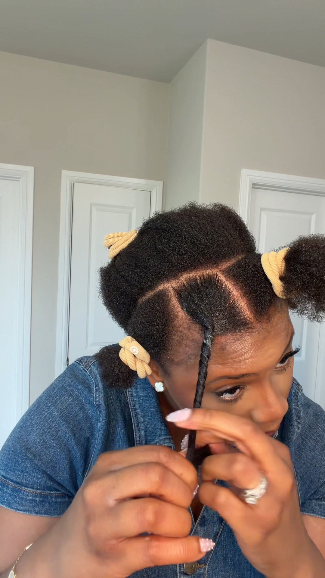 natural hairstyle with Bantu knots/space buns. Something quick and easy 👏🏽

#LTKgrwm #LTKselfcare #LTKBeauty