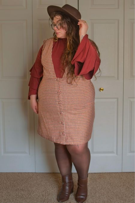 Plus size houndstooth pinafore dress fall outfit 

#LTKcurves #LTKSeasonal