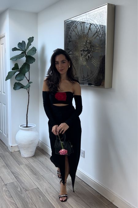 Valentines outfit, rose corsage top, bandeau top, off the shoulder top, maxi skirt, tailored skirt, pretty lavish, asos, jacquemus bag, black outfitt

#LTKeurope #LTKSeasonal #LTKparties
