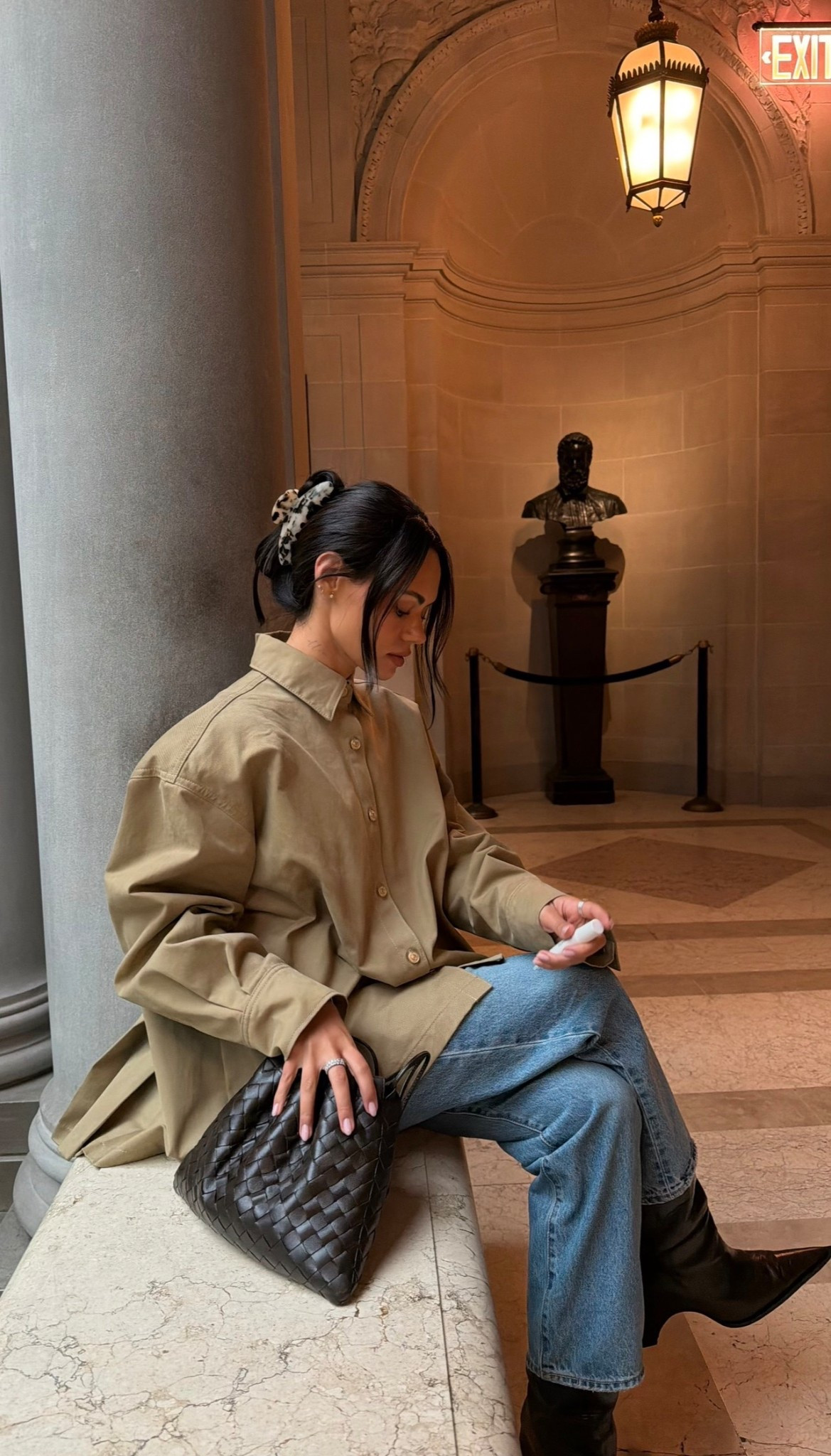 NYC Museum day ootd | 7 for all mankind  oversized shirt, Levi’s jeans, coperni boots 