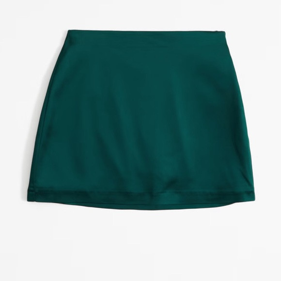Green satin skort | Poshmark