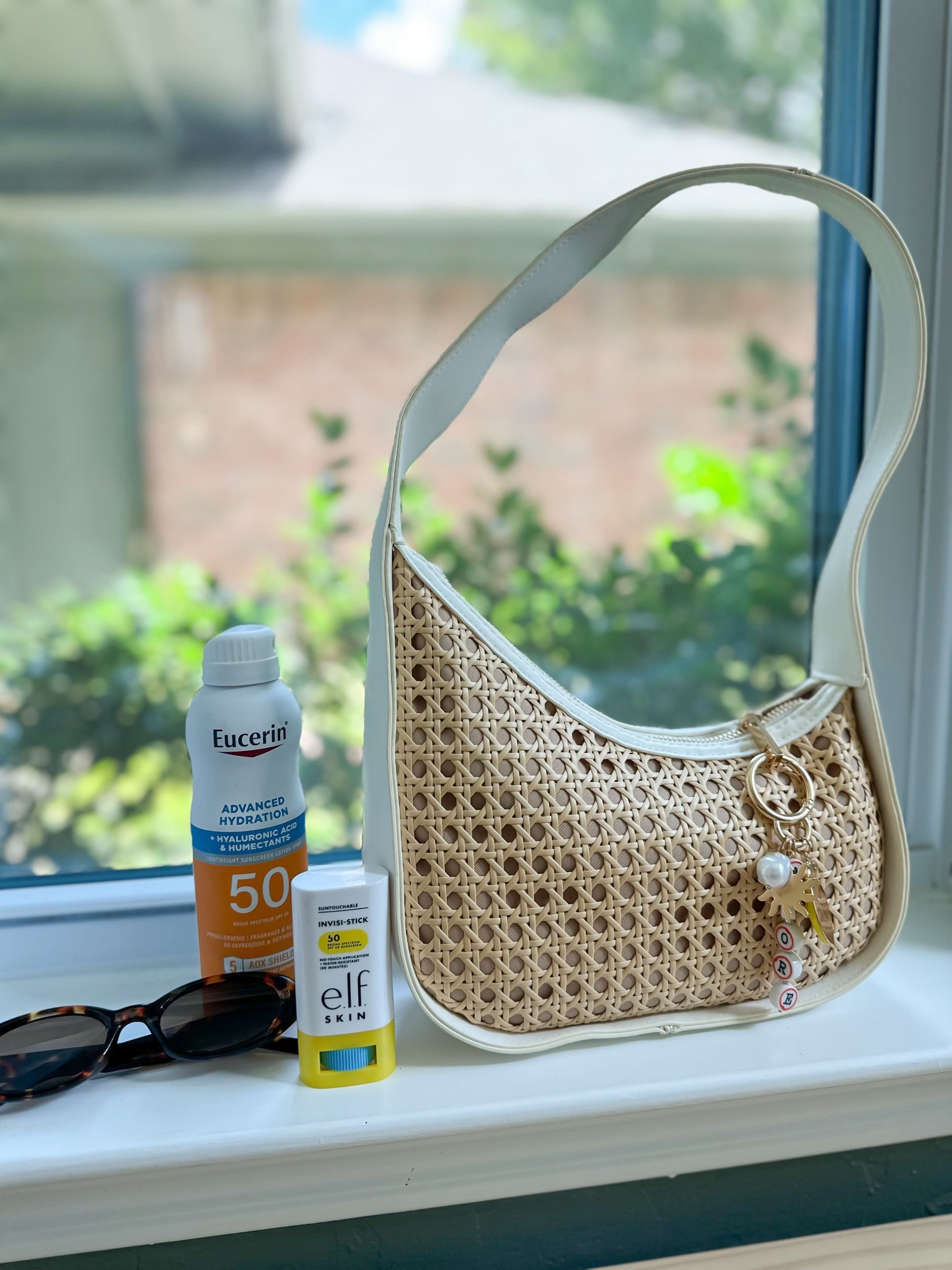 Summer essentials!☀️
Handbag
Sunscreen
Charms
Sunglasses 

#LTKStyleTip #LTKFindsUnder50 #LTKBeauty