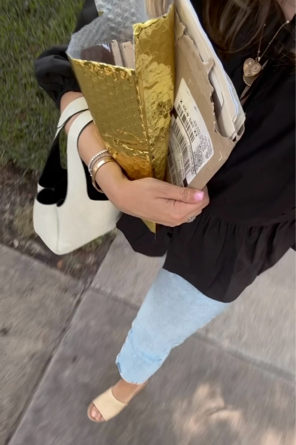 Mango Mom Jeans // Amazon Top // Summer Look

#LTKStyleTip #LTKShoeCrush #LTKSeasonal