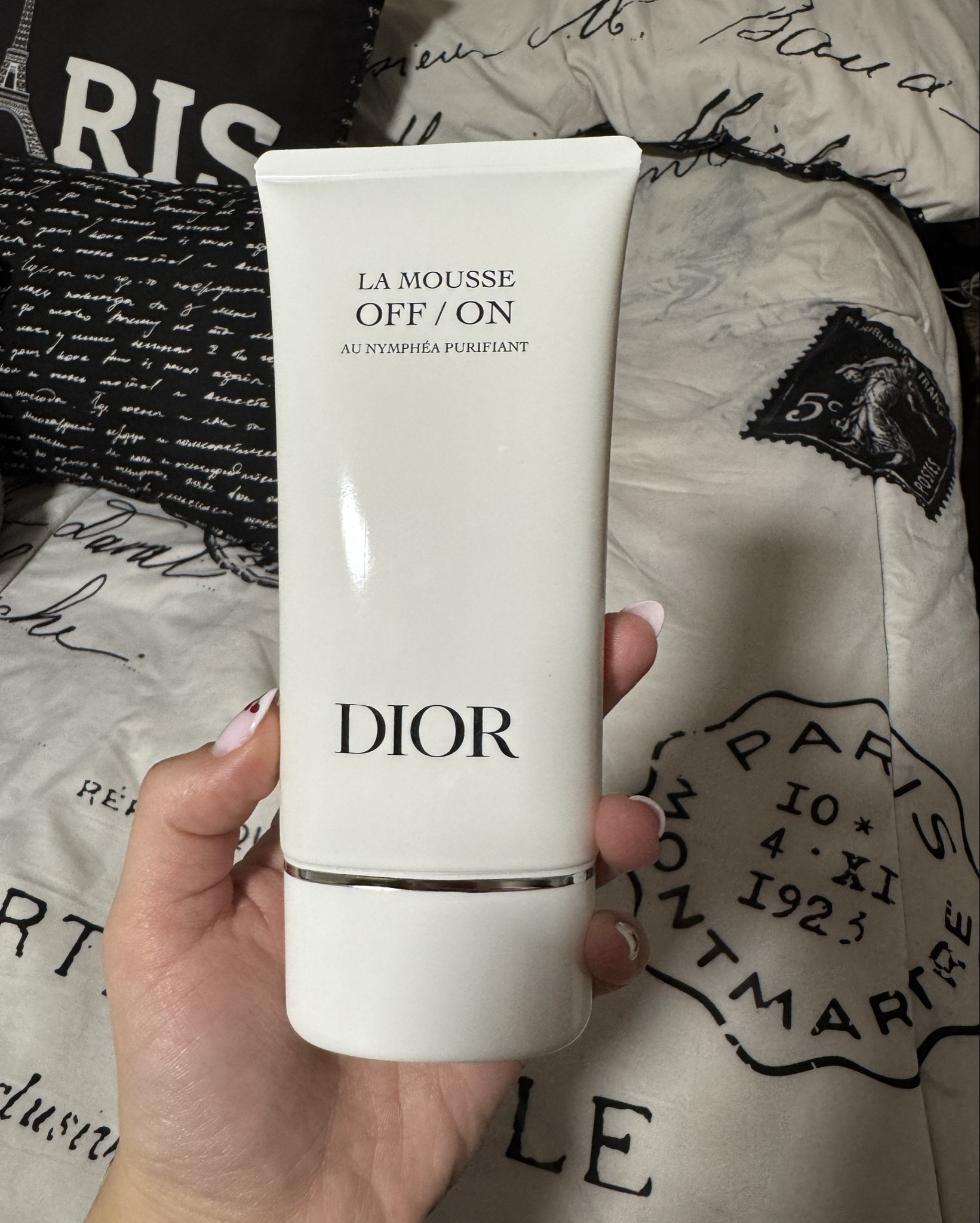 hello guys . 

I’m here to recommend you this product . Doubtless, this have been the best cleanser I have ever tried before. It gives you the softness you need , and the smell , I mean, common . 
100% Recommended. 



#LTKStyleTip #LTKGiftGuide #LTKCyberWeek