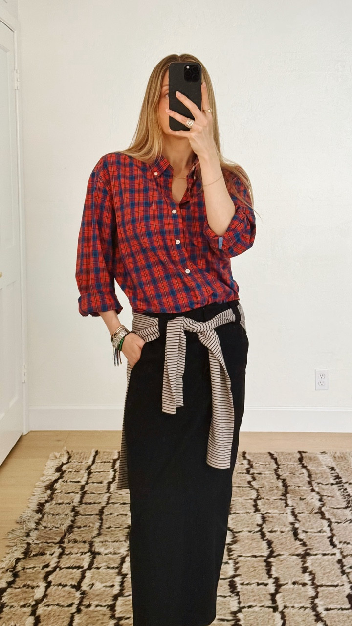 What I’m wearing working from home and what I’d wear if I was in office. A casual check shirt and a trouser skirt go very well together. 

#outfitideas #secondhandfashion