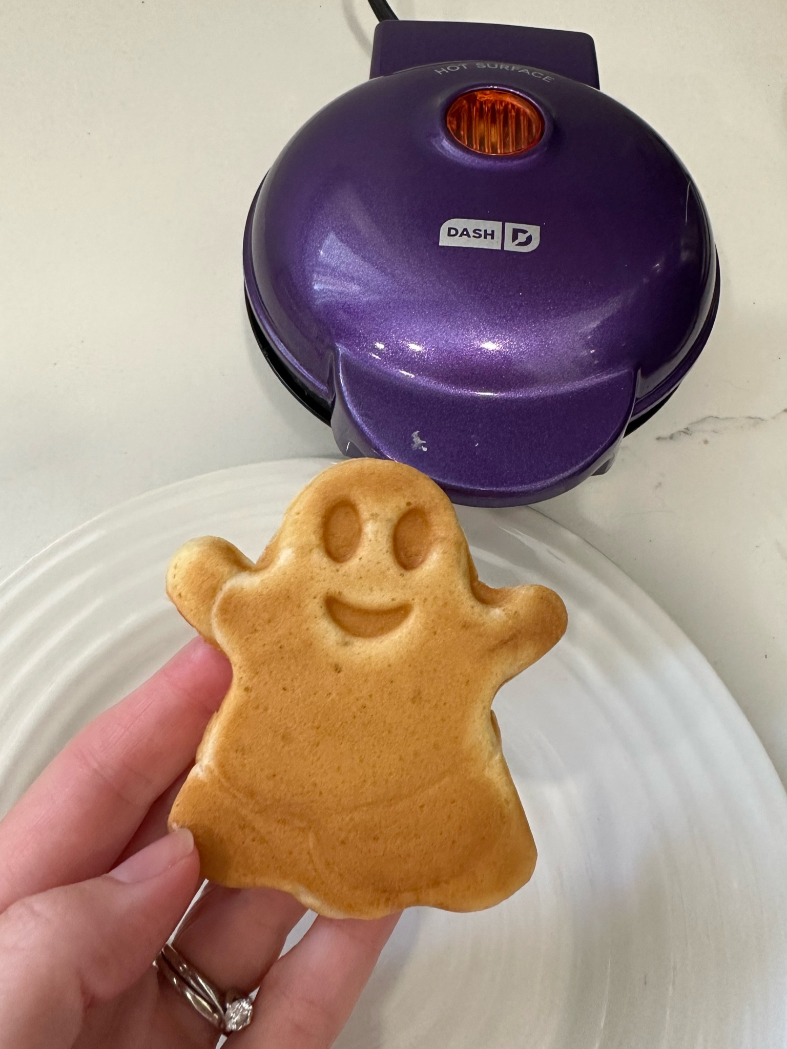 Making spooky and delicious waffles with the ghost waffle maker! 👻🥞 #halloween #ghostdecor #kitchen #kitchenappliance

#LTKHalloween #LTKHoliday #LTKSeasonal