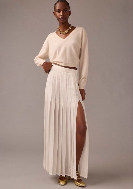 Collection maxi skirt in lightweight chiffon
Now $174.99
From $198.00 (12% Off)
Final sale !!!

#LTKSaleAlert #LTKOver40